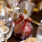 reception favors candy apples